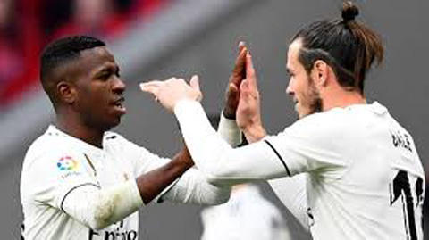 Vinicius (trái) chơi rất ấn tượng giúp Real Madrid có tới 9 chiến thắng sau 10 trận gần đây