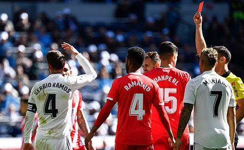 Ramos nhận thẻ đỏ phút cuối trận