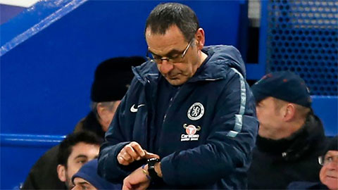 Chelsea gục ngã trước Man United: Ai quyết định và khi nào sa thải Sarri?
