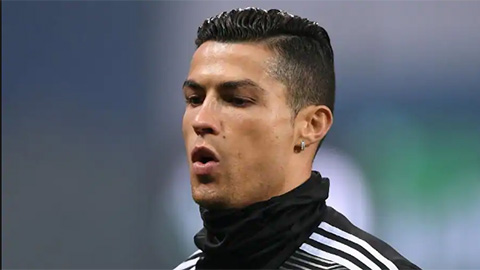 Ronaldo duy trì dung nhan nhờ dao kéo?