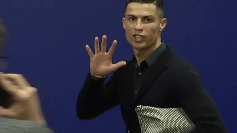 Ronaldo giơ 5 ngón tay cùng thông điệp đã giành 5 chức vô địch Champions League