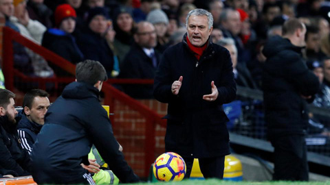 Mourinho từng không tiếc lời mắng mỏ những cậu bé nhặt bóng khi không vừa ý