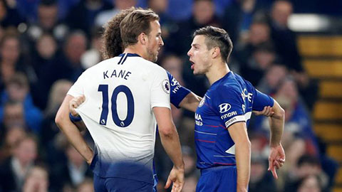 Kane may mắn không bị đuổi sau màn' thiết đầu công' với sao Chelsea