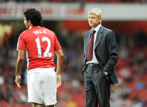 HLV Wenger đánh giá rất cao tài năng của Vela nhưng cũng phải chào thua sự hời hợt của anh