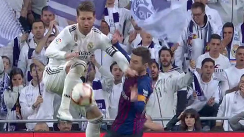 Ramos lại giở thói côn đồ với Messi