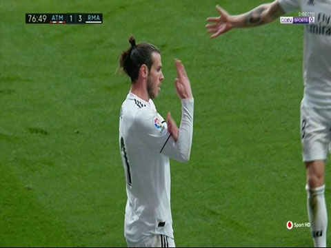 Bale cắt tay áo để gửi thông điệp xấu cho HLV Solari