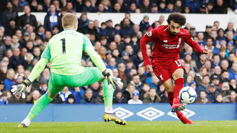 Liverpool mờ nhạt theo Salah