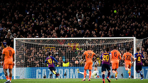 Messi ghi bàn mở tỷ số cho Barcelona trên chấm phạt đền