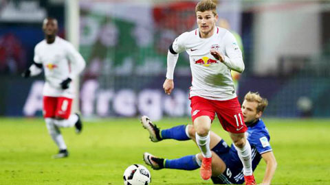 Werner mang về bàn thắng duy nhất cho Leipzig trước Schalke