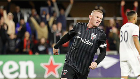 Rooney lập hat-trick đầu tiên trên đất Mỹ