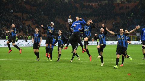 Inter đánh bại Milan với tỷ số 3-2: Ngọn lửa derby nuôi sống Inter