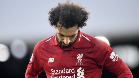 Huyền thoại Liverpool khuyên Salah ngẩng đầu lên để đá bóng