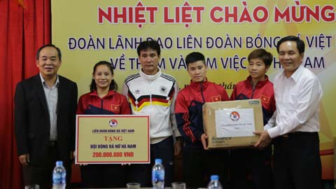 Chủ tịch Lê Khánh Hải thăm và làm việc với bóng đá nữ Hà Nam