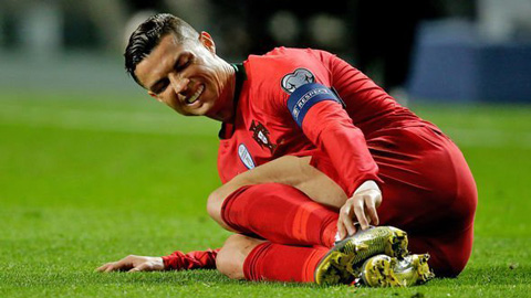 Ronaldo có thể nghỉ trận gặp Serbia vì chấn thương