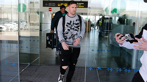 Messi trở lại Barcelona sau chấn thương trên tuyển Argentina