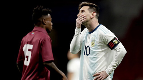 Messi bất lực chứng kiến đội nhà nhận thất bại trước Venezuela