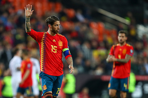 Ramos ấn định chiến thắng cho Tây Ban Nha