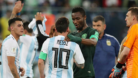 Mikel đọ sức Messi với tin dữ giấu kín trong lòng