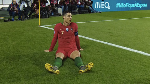 Ronaldo chấn thương sau chưa đầy nửa giờ bóng lăn