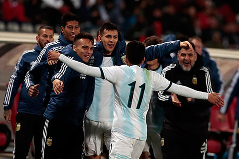 Niềm vui của Argentina sau bàn thắng của Correa