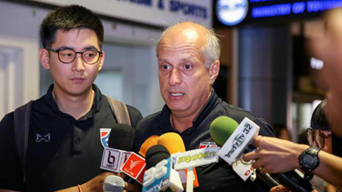 HLV U23 Thái Lan xin lỗi NHM khi về nước