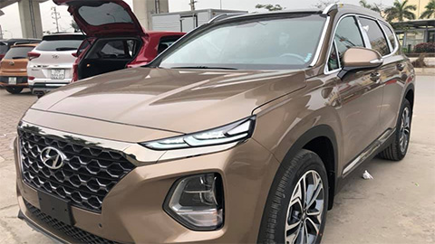 Hyundai Santa Fe 2019 bản Premium đẹp mê ly đã về đại lý, giá 'ngon'
