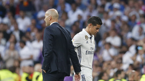 Được cấp hộ chiếu, James Rodriguez vẫn khó về Real Madrid