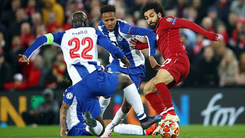 CĐV Liverpool sướng khi thấy Salah hỗ trợ phòng ngự hiệu quả
