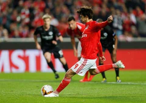 Felix đang chơi thăng hoa trong màu áo Benfica