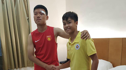 Cầu thủ U17 Hà Nội đến thăm xin lỗi đồng nghiệp Trung Quốc