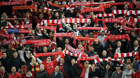 CĐV Liverpool nghĩ gì khi derby Manchester diễn ra?