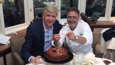 Wenger đã kéo đầu bếp nổi tiếng Blanc  về giúp Arsenal từ 2 năm trước