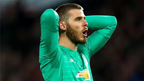 De Gea nhận đủ 'gạch đá' vì tặng quà cho Man City