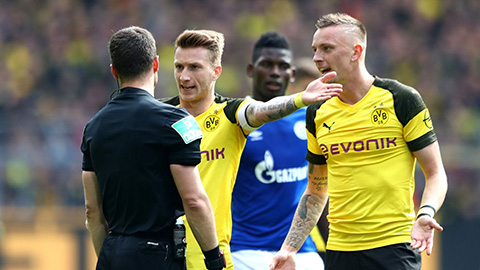 Dortmund chịu giương cờ trắng?