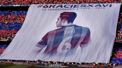 Xavi, trung tâm của vũ trụ bóng đá