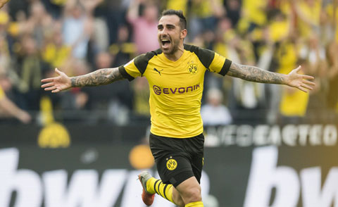Alcacer cho thấy khả năng ghi bàn đa dạng của bản thân