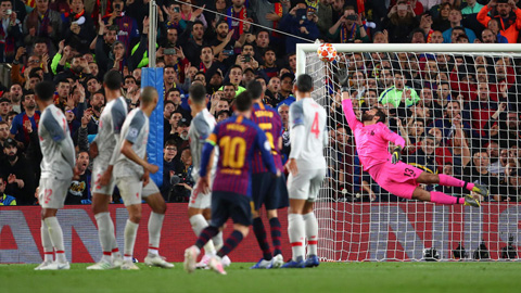 Messi không thể kéo cả Barca tới chức vô địch Champions League
