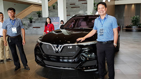 VinFast Lux V8 đẹp mê ly về Việt Nam, bán ra vào năm 2020
