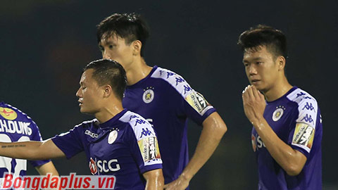 Hà Nội FC trải qua hiệp 1 tệ nhất lịch sử: Đừng nghĩ mình là nhà vô địch