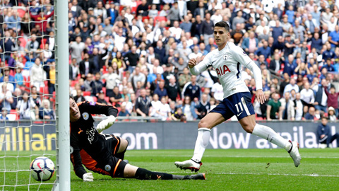 Sau hai trận toàn thua tại Premier League, Tottenham (áo trắng) sẽ tìm lại cảm giác chiến thắng 