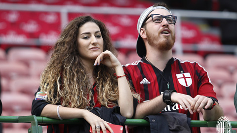 Các fan Milan mong Juventus đánh bại Atalanta ở vòng tới