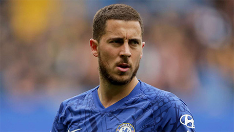 Azpilicueta yêu cầu Chelsea tôn trọng quyết định của Hazard