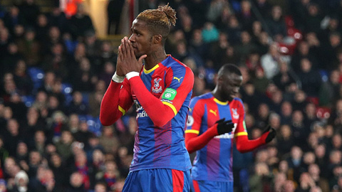 Chelsea đang gấp rút mua Zaha