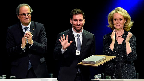 Nối gót Cruyff, Messi nhận giải thưởng cống hiến cho xứ Catalan