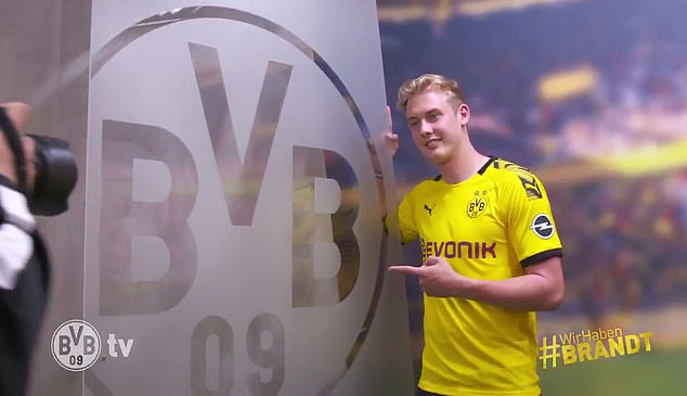 Brandt là bản hợp đồng thứ 4 của Dortmund Hè này
