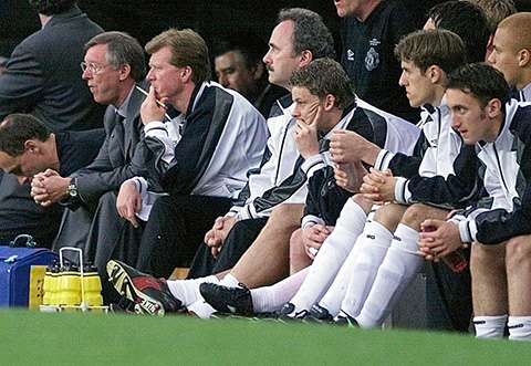 McClaren ngồi bên cạnh Sir Alex trong trận chung kết lịch sử