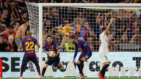 Dù Messi đã ghi bàn nhưng cũng không đủ giúp Barca giành Cúp Nhà Vua