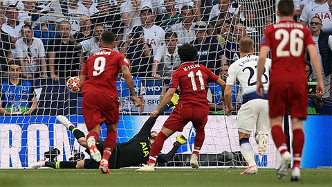 Trọng tài ưu ái Liverpool khi thổi pen Tottenham?