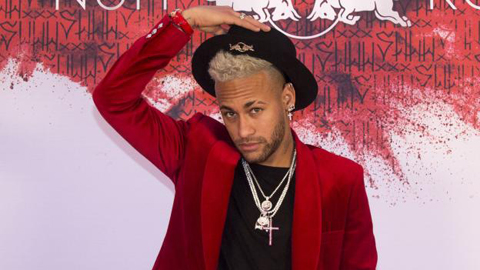 Đen tình và đen nghiệp nhưng Neymar lại 'đỏ tiền'