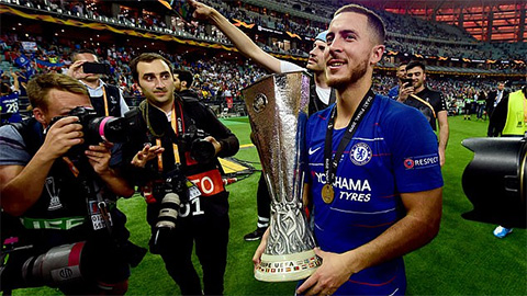 Fan Chelsea rớt nước mắt vì Hazard ra đi
